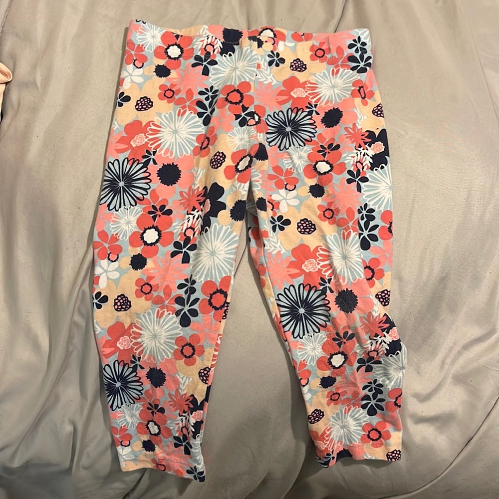 Flower print leggings. Mid length.